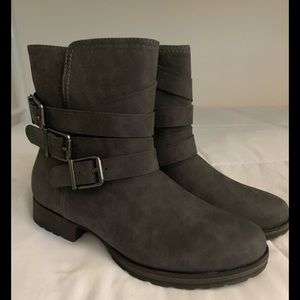 NIB Women’s JustFab boots size 7.5